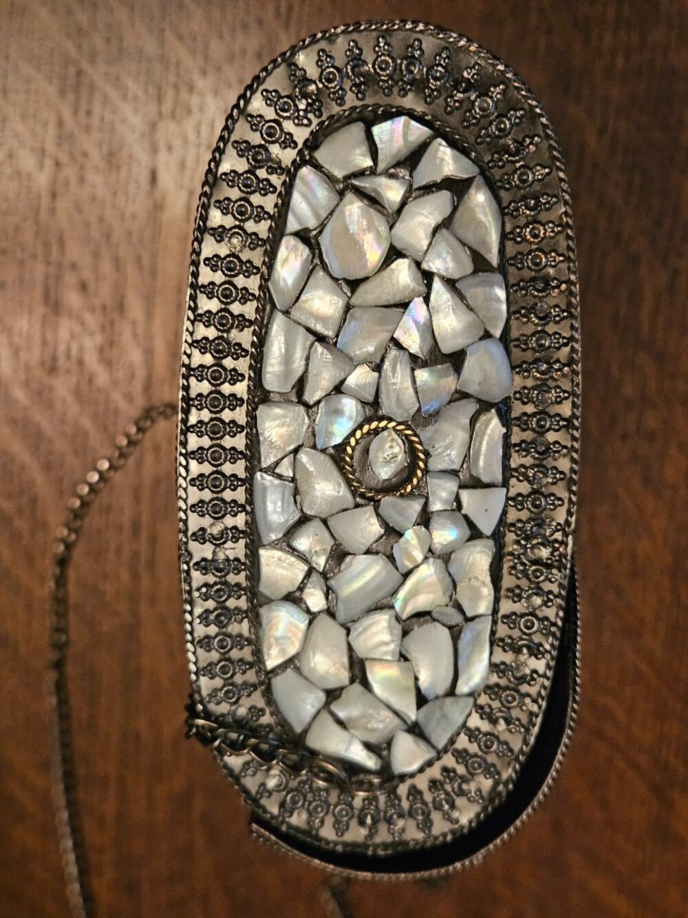 Handmade in India Vintage Metal Purse With Mother of Pearl & Brass Inlay - Picture 4 of 7